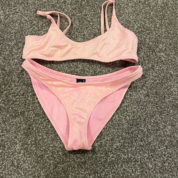 Pink triangl swimsuit - Picture 1 of 2